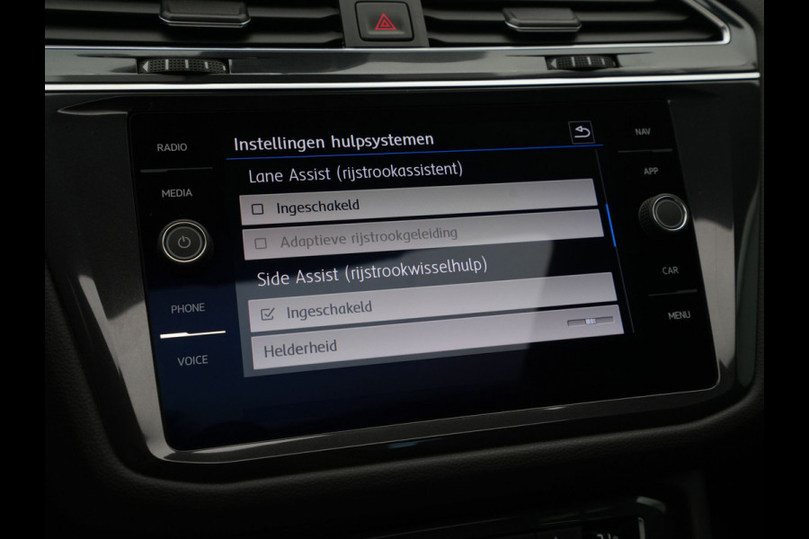 Volkswagen Tiguan Allspace 1.5 TSI 150pk DSG Highline R-Line Trekhaak Panorama Stoelverwarming Camera 235