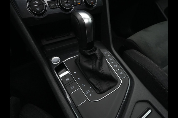 Volkswagen Tiguan Allspace 1.5 TSI 150pk DSG Highline R-Line Trekhaak Panorama Stoelverwarming Camera 235