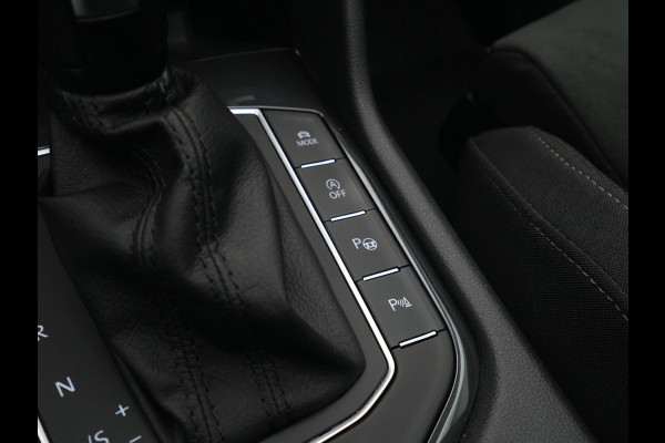 Volkswagen Tiguan Allspace 1.5 TSI 150pk DSG Highline R-Line Trekhaak Panorama Stoelverwarming Camera 235