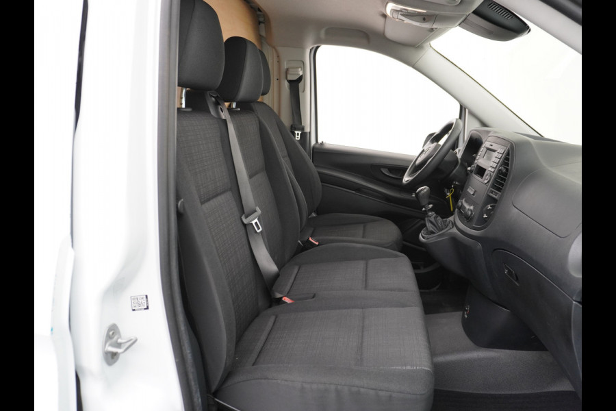 Mercedes-Benz Vito 111CDI 115pk Lang L2H1 3-zits Imperiaal Airco Licht-/regensensor Bluetooth Elek.ramen Zijwind assistent Betonplexvloer Wandkasten Achterdeuren Functional 2.000kg trekvermogen! 1e Eigenaar Euro 6 Origineel Nederlands geleverd.