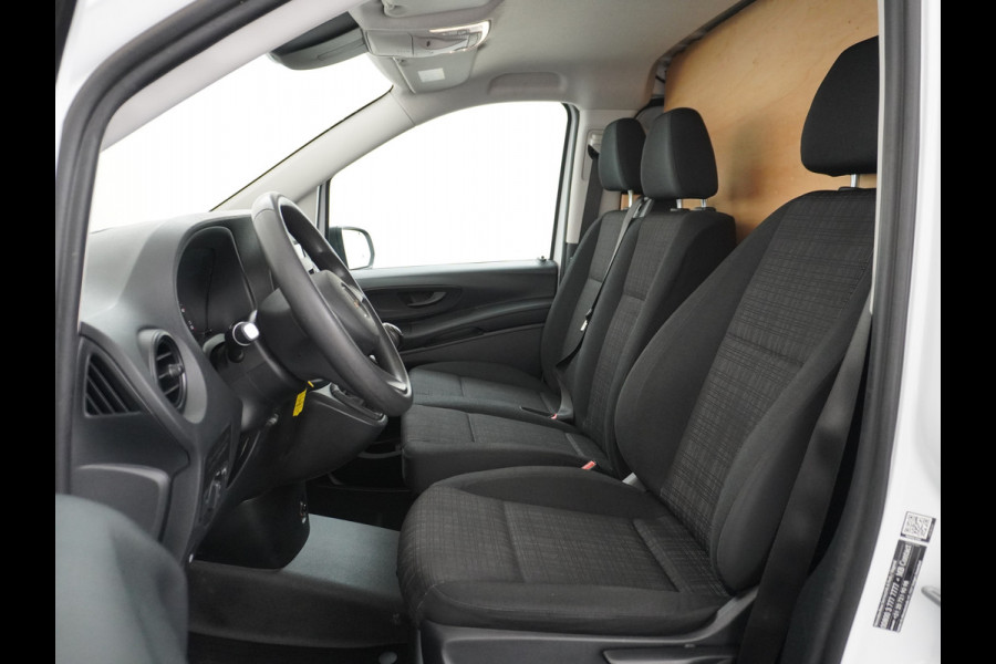 Mercedes-Benz Vito 111CDI 115pk Lang L2H1 3-zits Imperiaal Airco Licht-/regensensor Bluetooth Elek.ramen Zijwind assistent Betonplexvloer Wandkasten Achterdeuren Functional 2.000kg trekvermogen! 1e Eigenaar Euro 6 Origineel Nederlands geleverd.