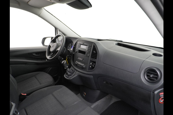 Mercedes-Benz Vito 111CDI 115pk Lang L2H1 3-zits Imperiaal Airco Licht-/regensensor Bluetooth Elek.ramen Zijwind assistent Betonplexvloer Wandkasten Achterdeuren Functional 2.000kg trekvermogen! 1e Eigenaar Euro 6 Origineel Nederlands geleverd.