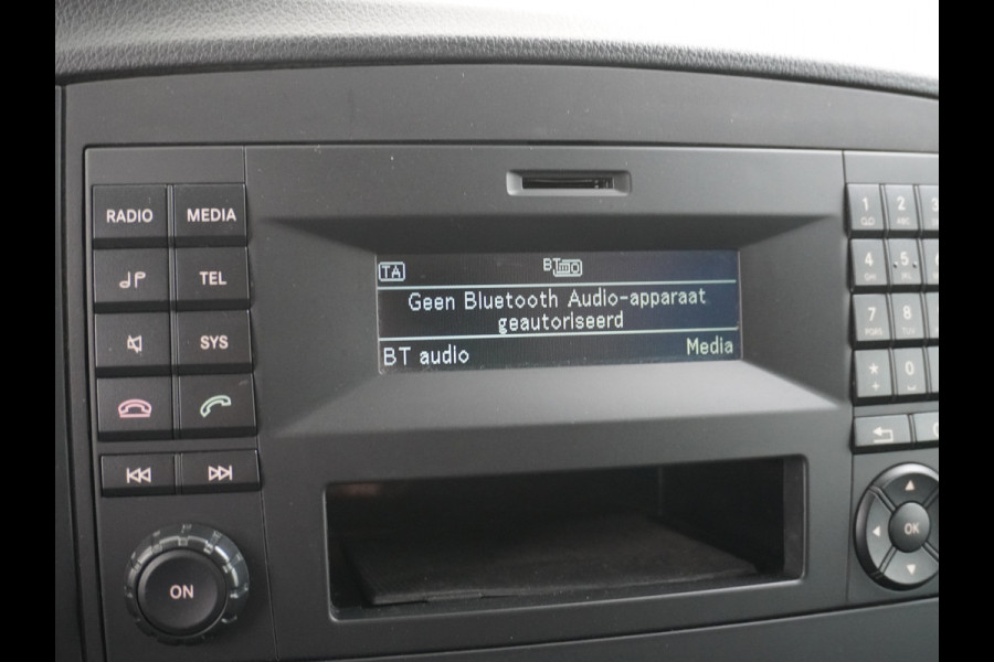 Mercedes-Benz Vito 111CDI 115pk Lang L2H1 3-zits Imperiaal Airco Licht-/regensensor Bluetooth Elek.ramen Zijwind assistent Betonplexvloer Wandkasten Achterdeuren Functional 2.000kg trekvermogen! 1e Eigenaar Euro 6 Origineel Nederlands geleverd.