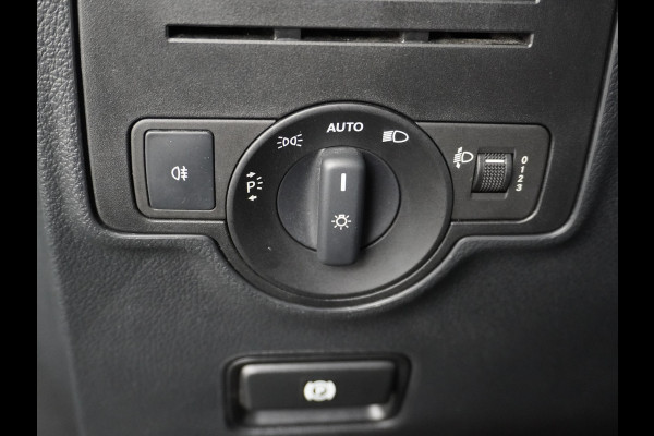 Mercedes-Benz Vito 111CDI 115pk Lang L2H1 3-zits Imperiaal Airco Licht-/regensensor Bluetooth Elek.ramen Zijwind assistent Betonplexvloer Wandkasten Achterdeuren Functional 2.000kg trekvermogen! 1e Eigenaar Euro 6 Origineel Nederlands geleverd.