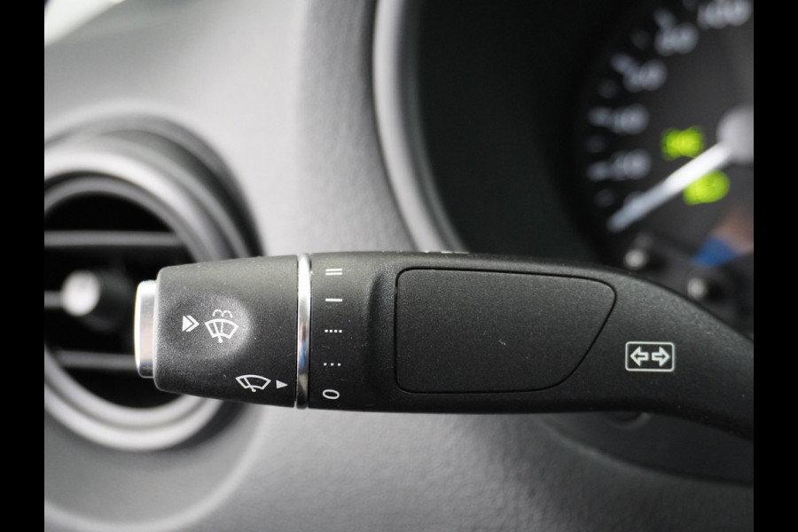 Mercedes-Benz Vito 111CDI 115pk Lang L2H1 3-zits Imperiaal Airco Licht-/regensensor Bluetooth Elek.ramen Zijwind assistent Betonplexvloer Wandkasten Achterdeuren Functional 2.000kg trekvermogen! 1e Eigenaar Euro 6 Origineel Nederlands geleverd.