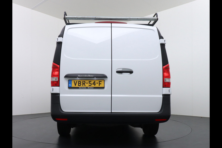 Mercedes-Benz Vito 111CDI 115pk Lang L2H1 3-zits Imperiaal Airco Licht-/regensensor Bluetooth Elek.ramen Zijwind assistent Betonplexvloer Wandkasten Achterdeuren Functional 2.000kg trekvermogen! 1e Eigenaar Euro 6 Origineel Nederlands geleverd.