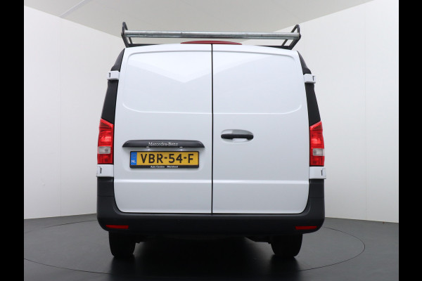 Mercedes-Benz Vito 111CDI 115pk Lang L2H1 3-zits Imperiaal Airco Licht-/regensensor Bluetooth Elek.ramen Zijwind assistent Betonplexvloer Wandkasten Achterdeuren Functional 2.000kg trekvermogen! 1e Eigenaar Euro 6 Origineel Nederlands geleverd.