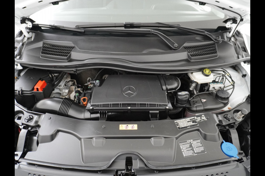 Mercedes-Benz Vito 111CDI 115pk Lang L2H1 3-zits Imperiaal Airco Licht-/regensensor Bluetooth Elek.ramen Zijwind assistent Betonplexvloer Wandkasten Achterdeuren Functional 2.000kg trekvermogen! 1e Eigenaar Euro 6 Origineel Nederlands geleverd.