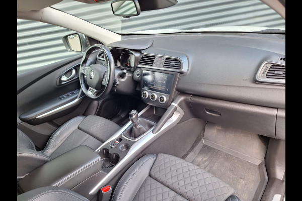 Renault Kadjar 1.3 TCe Intens | Trekhaak | Navi | Camera | Cruise Control | Dode Hoek | Sportstoelen | Stoelverwarming |