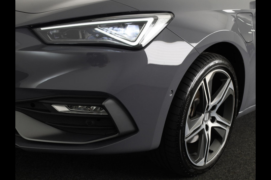 Seat Leon Sportstourer 1.5 TSI e-Hybrid FR PHEV First Edition 204pk Plug in Hybrid | Trekhaak | 18 inch lichtmetalen velgen | Verwarmbare voorstoelen