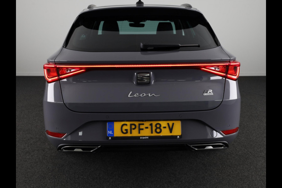 Seat Leon Sportstourer 1.5 TSI e-Hybrid FR PHEV First Edition 204pk Plug in Hybrid | Trekhaak | 18 inch lichtmetalen velgen | Verwarmbare voorstoelen