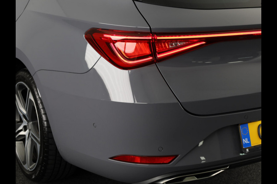 Seat Leon Sportstourer 1.5 TSI e-Hybrid FR PHEV First Edition 204pk Plug in Hybrid | Trekhaak | 18 inch lichtmetalen velgen | Verwarmbare voorstoelen