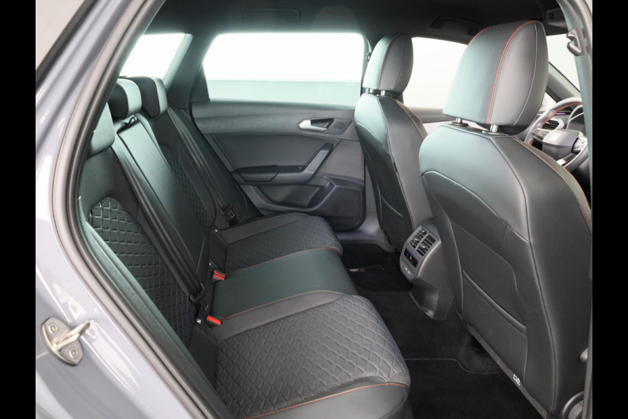 Seat Leon Sportstourer 1.5 TSI e-Hybrid FR PHEV First Edition 204pk Plug in Hybrid | Trekhaak | 18 inch lichtmetalen velgen | Verwarmbare voorstoelen