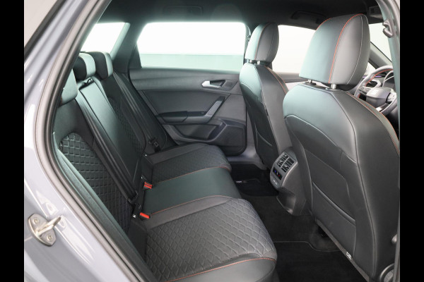 Seat Leon Sportstourer 1.5 TSI e-Hybrid FR PHEV First Edition 204pk Plug in Hybrid | Trekhaak | 18 inch lichtmetalen velgen | Verwarmbare voorstoelen