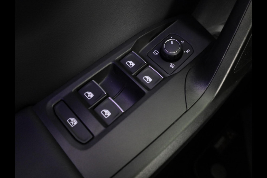 Seat Leon Sportstourer 1.5 TSI e-Hybrid FR PHEV First Edition 204pk Plug in Hybrid | Trekhaak | 18 inch lichtmetalen velgen | Verwarmbare voorstoelen