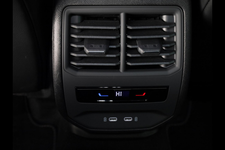 Seat Leon Sportstourer 1.5 TSI e-Hybrid FR PHEV First Edition 204pk Plug in Hybrid | Trekhaak | 18 inch lichtmetalen velgen | Verwarmbare voorstoelen