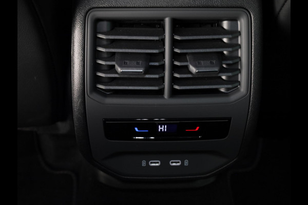 Seat Leon Sportstourer 1.5 TSI e-Hybrid FR PHEV First Edition 204pk Plug in Hybrid | Trekhaak | 18 inch lichtmetalen velgen | Verwarmbare voorstoelen