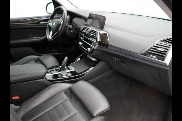 BMW X3 xDrive30e Luxury Line Plug in Hybrid | PHEV | Carplay | LED | Camera | Lederen Sportstoelen Verwarmd | Head-up Display | Keyless |