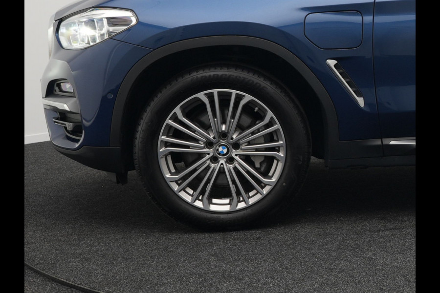 BMW X3 xDrive30e Luxury Line Plug in Hybrid | PHEV | Carplay | LED | Camera | Lederen Sportstoelen Verwarmd | Head-up Display | Keyless |
