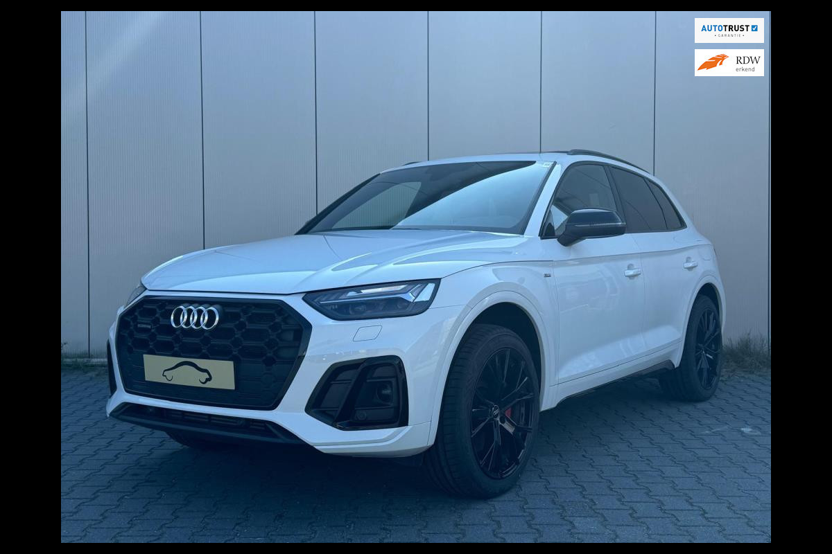 Audi Q5 55 TFSI-e S Line 367PK / Pano / Keyless / Led Matrix / Camera Audi Q5 55 TFSI-e S Line 367PK / Pano / Keyless / Led Matrix / Camera