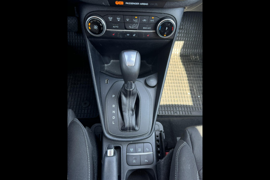 Ford Fiesta 1.0 EcoBoost Hybrid Titanium | Winter Pack | Navigatie | Camera |