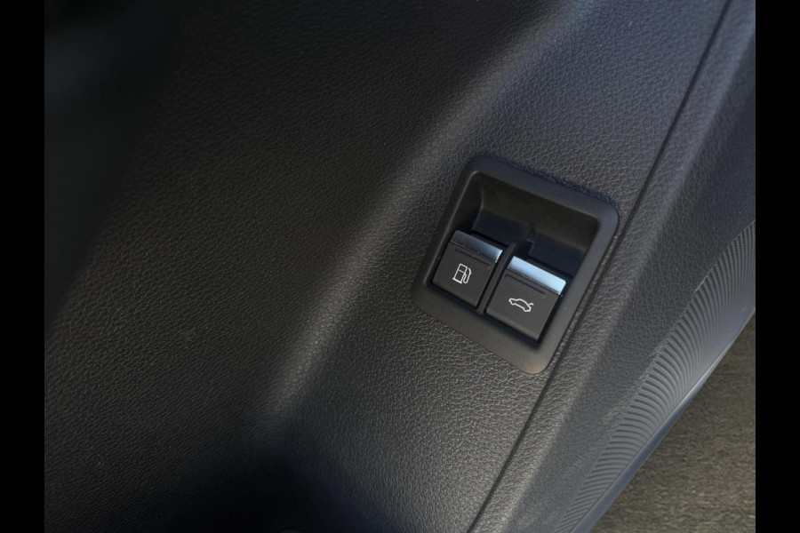 Audi Q3 3x S Line 245PK | Eerste Eigenaar | Dealer onderhouden | BTW Auto | Vol Opties | Pano Dak | Leder | Elektr. Achterklep |