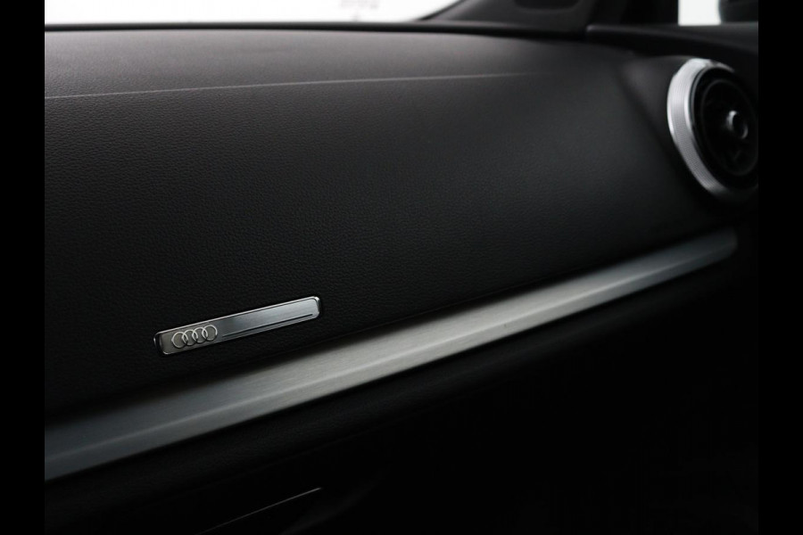 Audi A3 1.0 TFSI Sport S Line Edition | Trekhaak | Half leder | Sportstoelen | Full LED | Navigatie | Climate control | Cruise control