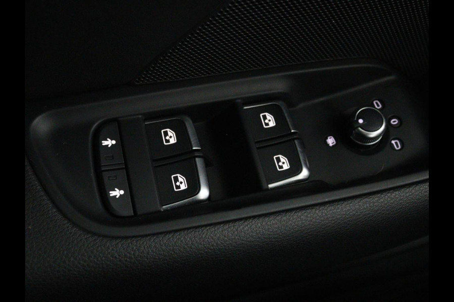 Audi A3 1.0 TFSI Sport S Line Edition | Trekhaak | Half leder | Sportstoelen | Full LED | Navigatie | Climate control | Cruise control