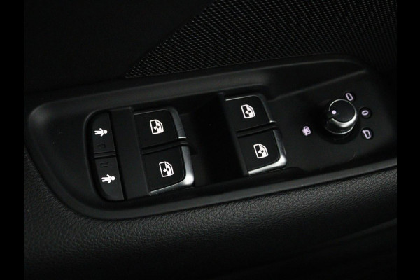 Audi A3 1.0 TFSI Sport S Line Edition | Trekhaak | Half leder | Sportstoelen | Full LED | Navigatie | Climate control | Cruise control