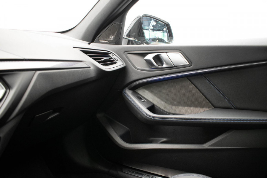 BMW 1-serie M135i xDrive Executive |Pano|HUD|H&K|Virtual|Dodehoek|
