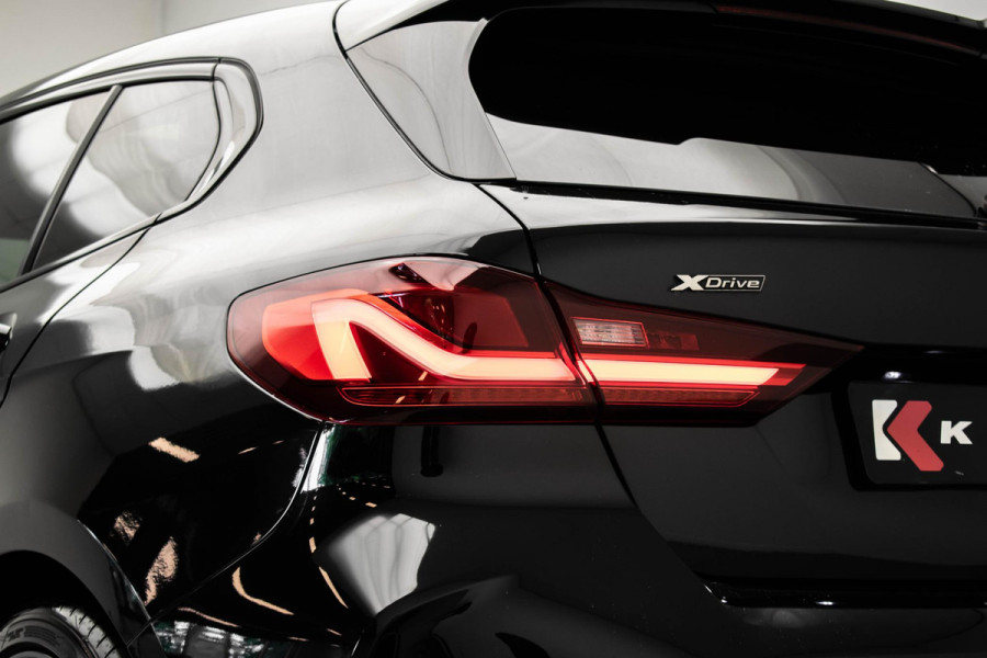 BMW 1-serie M135i xDrive Executive |Pano|HUD|H&K|Virtual|Dodehoek|