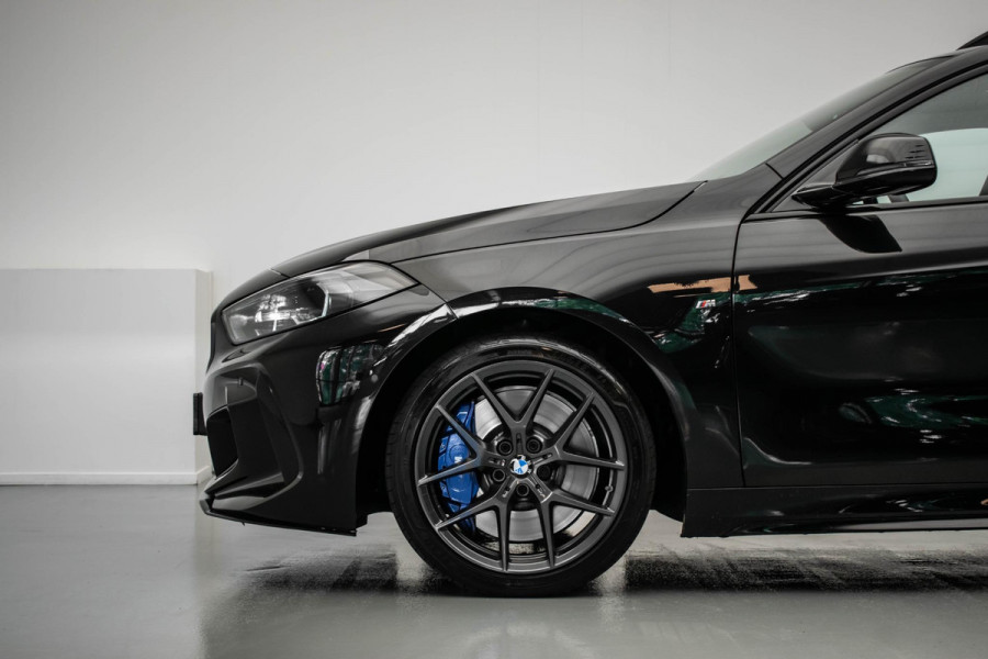 BMW 1-serie M135i xDrive Executive |Pano|HUD|H&K|Virtual|Dodehoek|