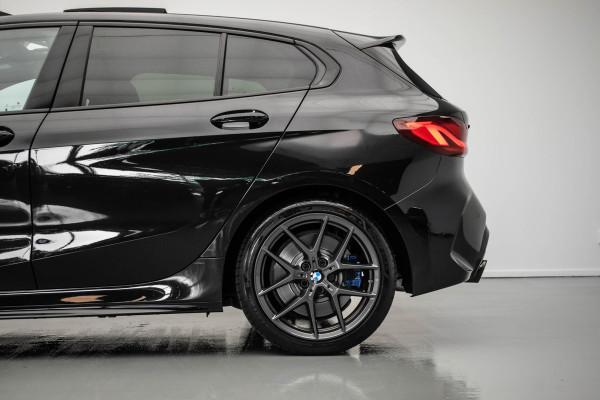 BMW 1-serie M135i xDrive Executive |Pano|HUD|H&K|Virtual|Dodehoek|
