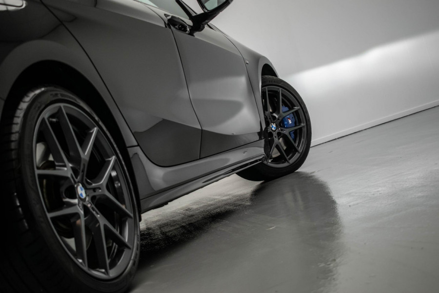 BMW 1-serie M135i xDrive Executive |Pano|HUD|H&K|Virtual|Dodehoek|