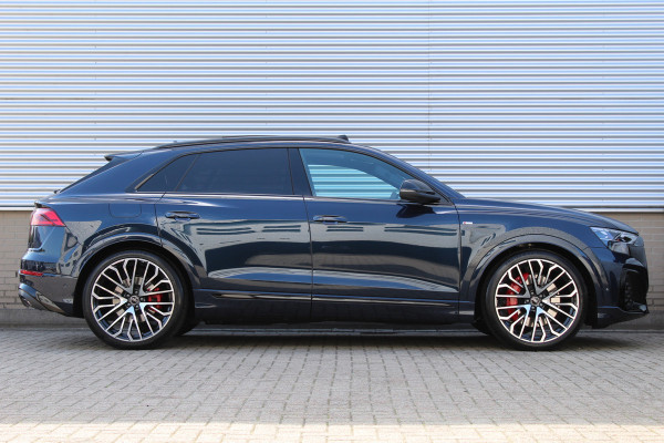 Audi Q8 60 TFSI e quattro Pro Line S Competition | Panoramadak | Trekhaak | 23'' | Luchtvering | Vierwielbesturing | Matrix | OLED