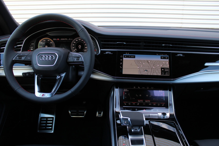 Audi Q8 60 TFSI e quattro Pro Line S Competition | Panoramadak | Trekhaak | 23'' | Luchtvering | Vierwielbesturing | Matrix | OLED