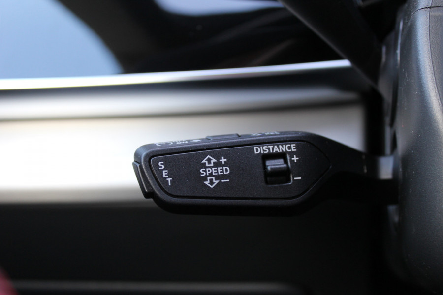 Audi Q8 60 TFSI e quattro Pro Line S Competition | Panoramadak | Trekhaak | 23'' | Luchtvering | Vierwielbesturing | Matrix | OLED