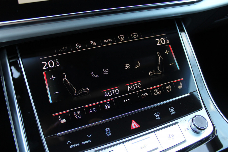 Audi Q8 60 TFSI e quattro Pro Line S Competition | Panoramadak | Trekhaak | 23'' | Luchtvering | Vierwielbesturing | Matrix | OLED