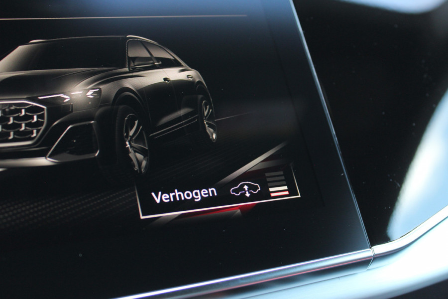 Audi Q8 60 TFSI e quattro Pro Line S Competition | Panoramadak | Trekhaak | 23'' | Luchtvering | Vierwielbesturing | Matrix | OLED