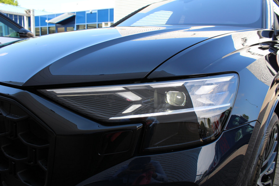 Audi Q8 60 TFSI e quattro Pro Line S Competition | Panoramadak | Trekhaak | 23'' | Luchtvering | Vierwielbesturing | Matrix | OLED