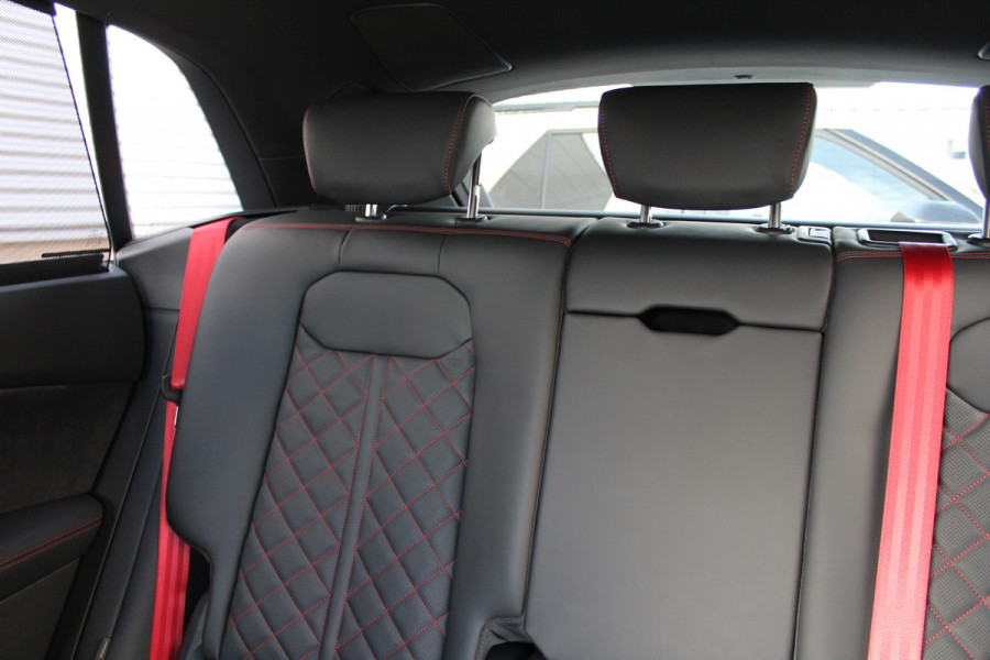 Audi Q8 60 TFSI e quattro Pro Line S Competition | Panoramadak | Trekhaak | 23'' | Luchtvering | Vierwielbesturing | Matrix | OLED