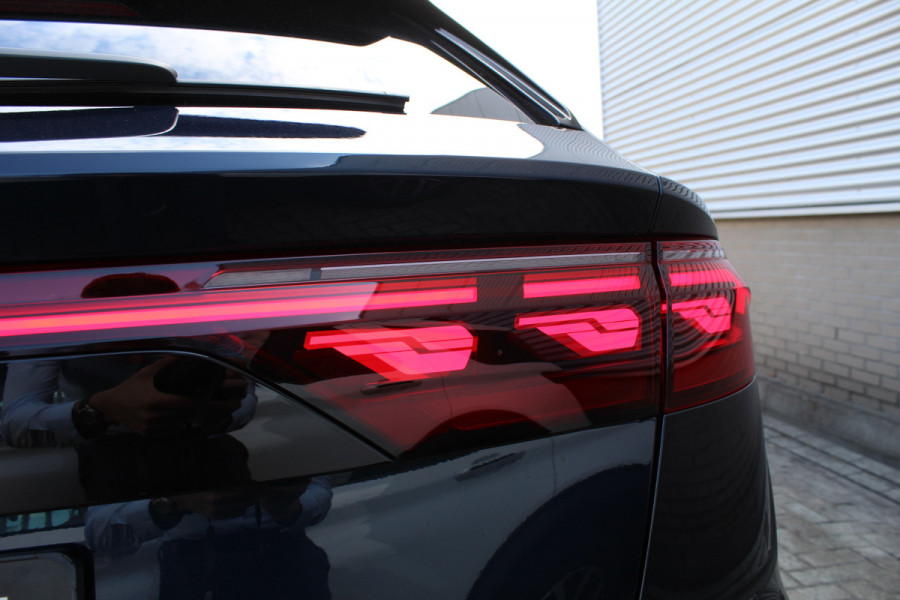 Audi Q8 60 TFSI e quattro Pro Line S Competition | Panoramadak | Trekhaak | 23'' | Luchtvering | Vierwielbesturing | Matrix | OLED