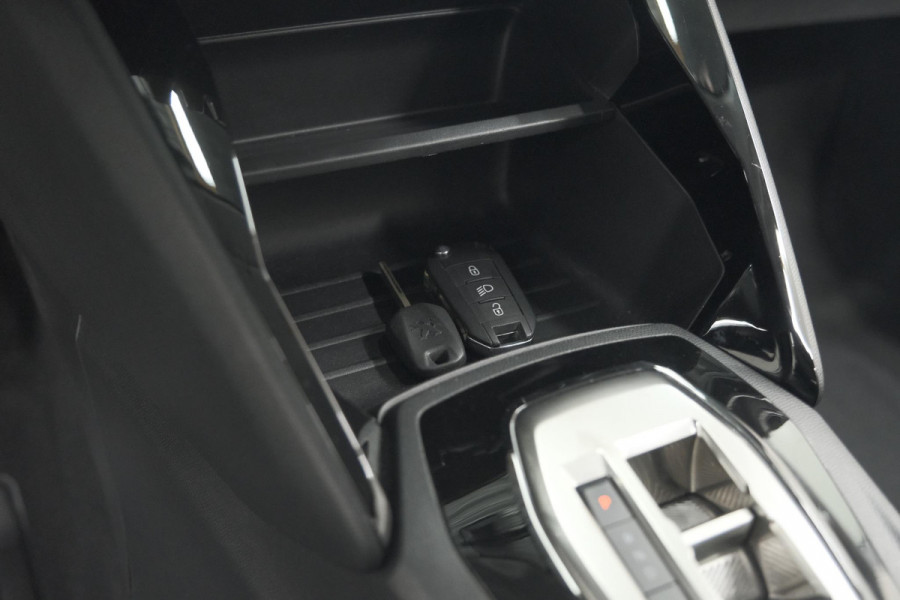 Peugeot 208 PureTech 100 EAT8 Active Pack | Apple Carplay | Parkeersensoren | Navigatie