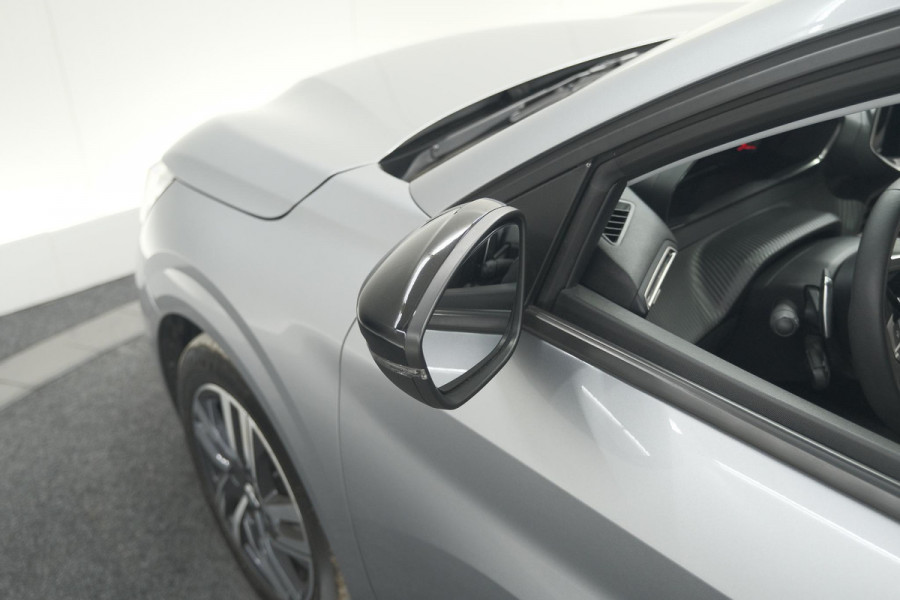 Peugeot 208 PureTech 100 EAT8 Active Pack | Apple Carplay | Parkeersensoren | Navigatie