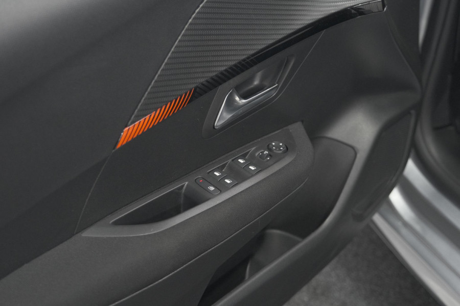 Peugeot 208 PureTech 100 EAT8 Active Pack | Apple Carplay | Parkeersensoren | Navigatie
