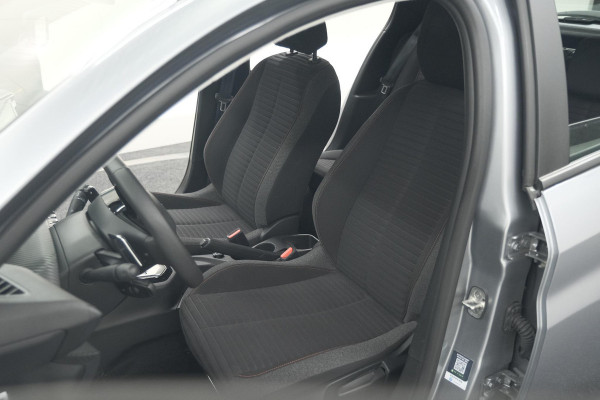 Peugeot 208 PureTech 100 EAT8 Active Pack | Apple Carplay | Parkeersensoren | Navigatie