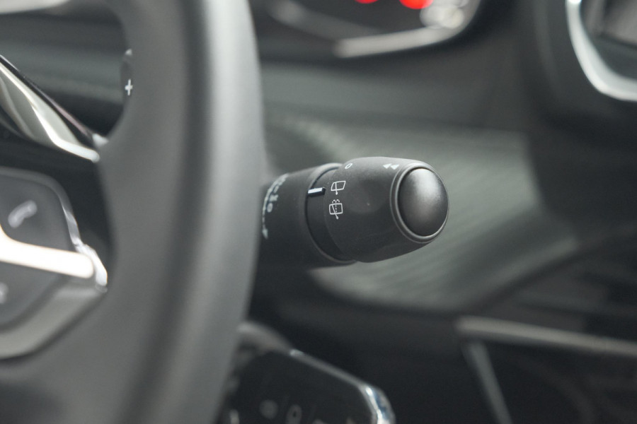 Peugeot 208 PureTech 100 EAT8 Active Pack | Apple Carplay | Parkeersensoren | Navigatie