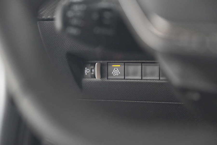 Peugeot 208 PureTech 100 EAT8 Active Pack | Apple Carplay | Parkeersensoren | Navigatie