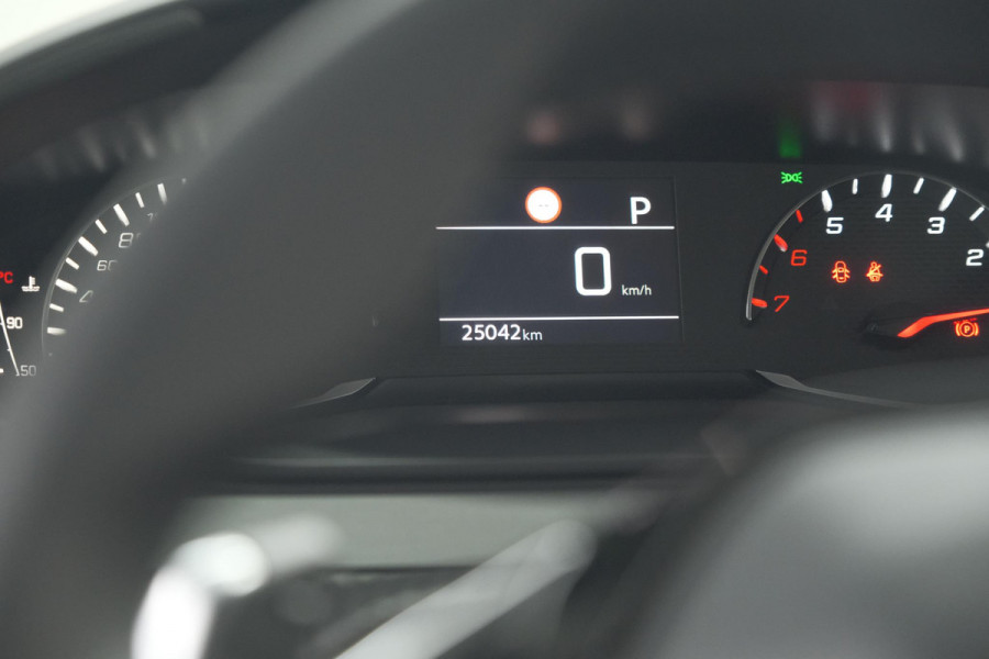 Peugeot 208 PureTech 100 EAT8 Active Pack | Apple Carplay | Parkeersensoren | Navigatie