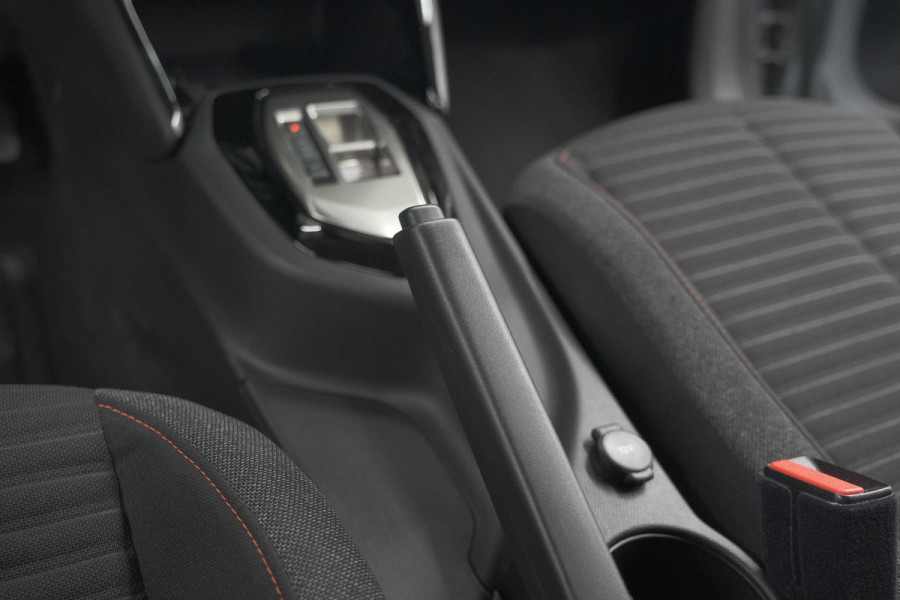 Peugeot 208 PureTech 100 EAT8 Active Pack | Apple Carplay | Parkeersensoren | Navigatie